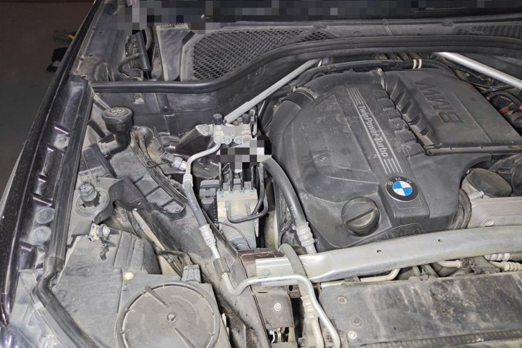 Used BMW X5 2017 xDrive35i Elegant Edition Engine Bay Right