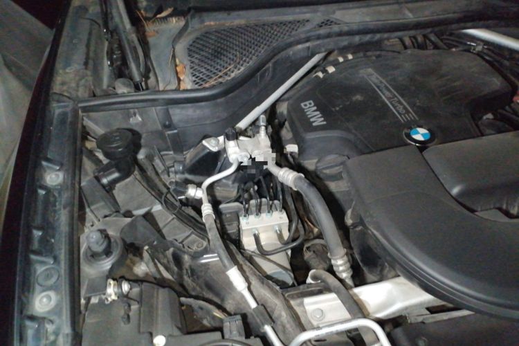Used BMW X5 2017 xDrive28i Engine Bay Right