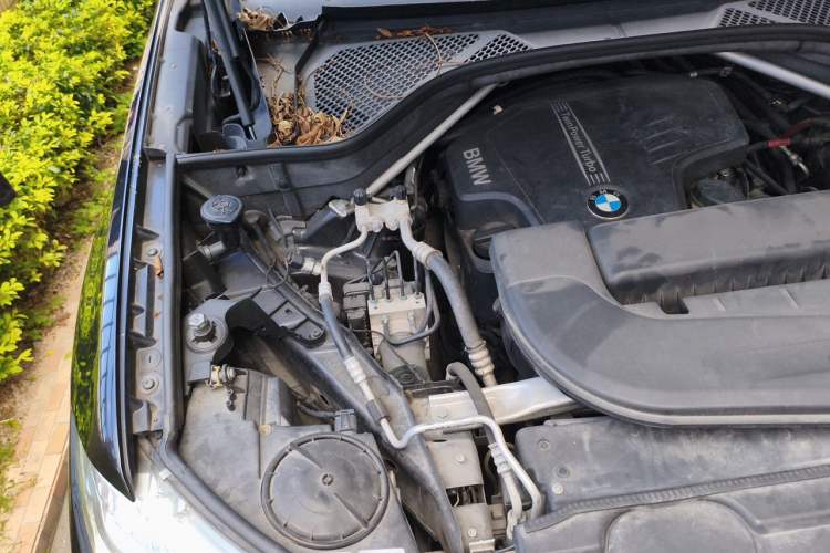 Used BMW X5 2017 xDrive28i Engine Bay Right