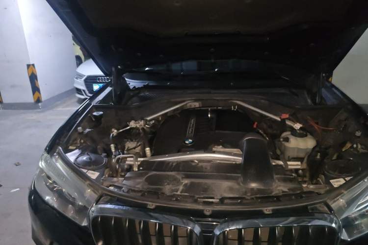 Used BMW X5  Engine Bay Right