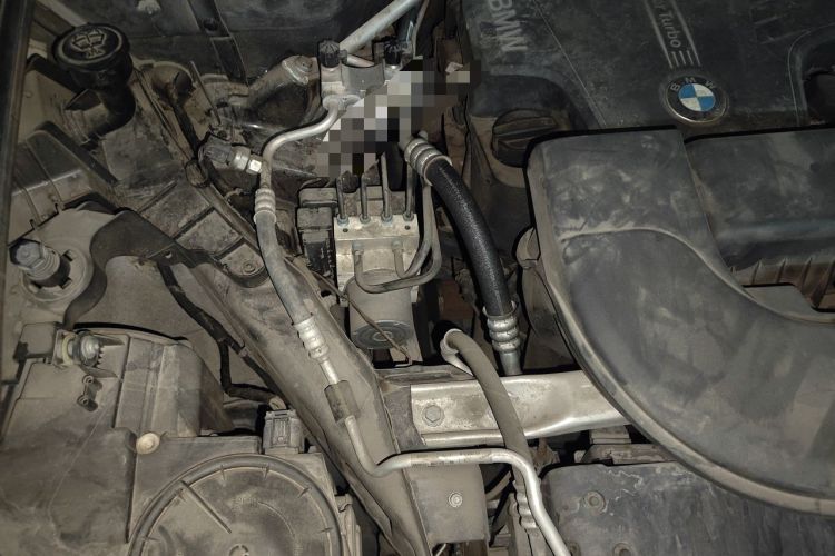 Used BMW X5 2017 xDrive28i Engine Bay Right