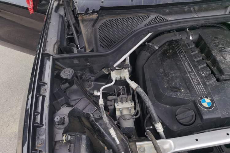 Used BMW X5 2017 xDrive35i Elegant Edition Engine Bay Right