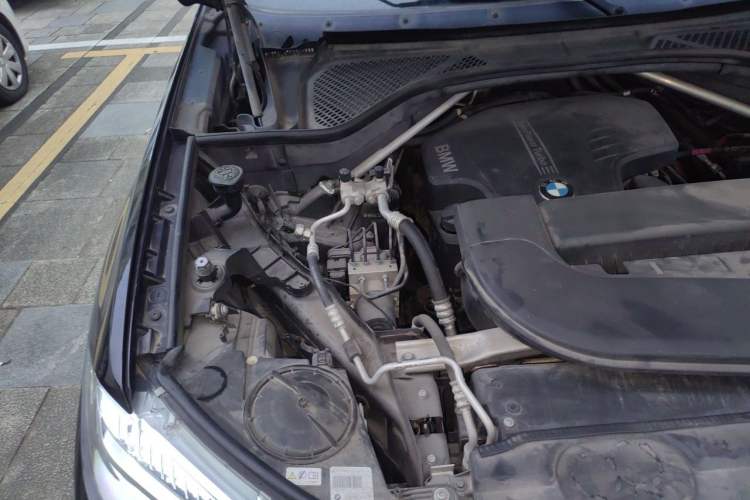 Used BMW X5 2017 xDrive28i Engine Bay Right