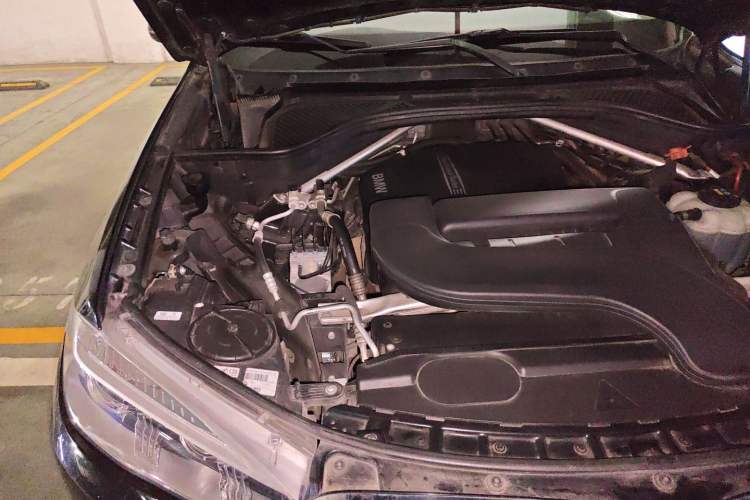 Used BMW X5 2017 xDrive28i Engine Bay Right