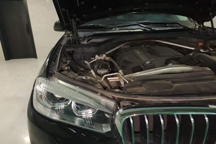 Used BMW X5 2017 xDrive35i Elegant Edition Engine Bay Right