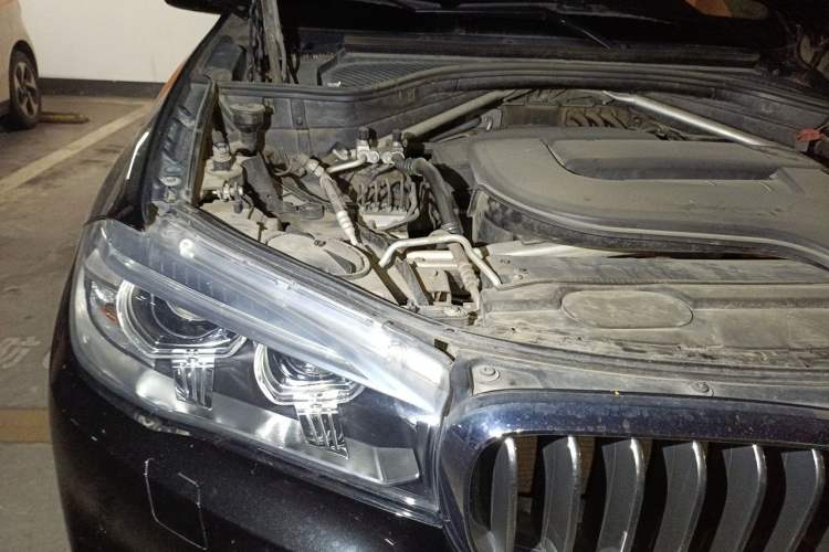 Used BMW X5 2017 xDrive28i Engine Bay Right