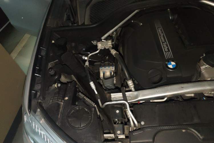 Used BMW X5  Engine Bay Right