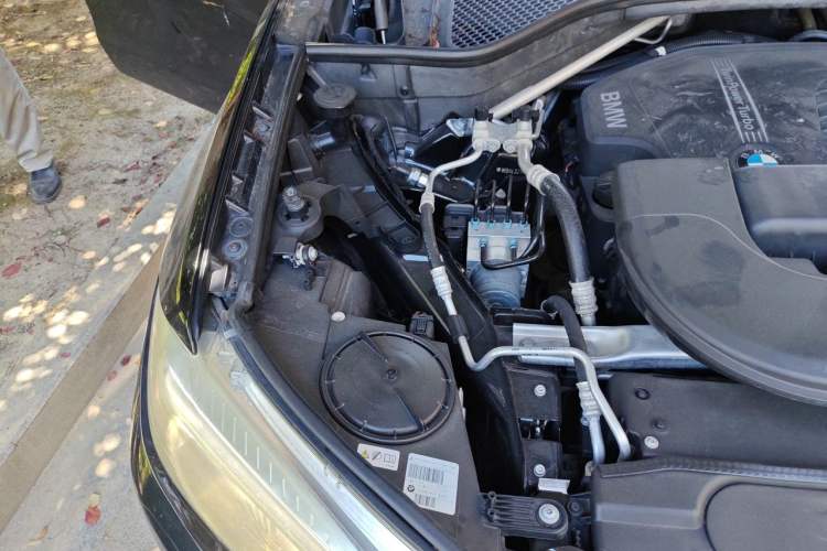 Used BMW X5 2017 xDrive28i Engine Bay Right