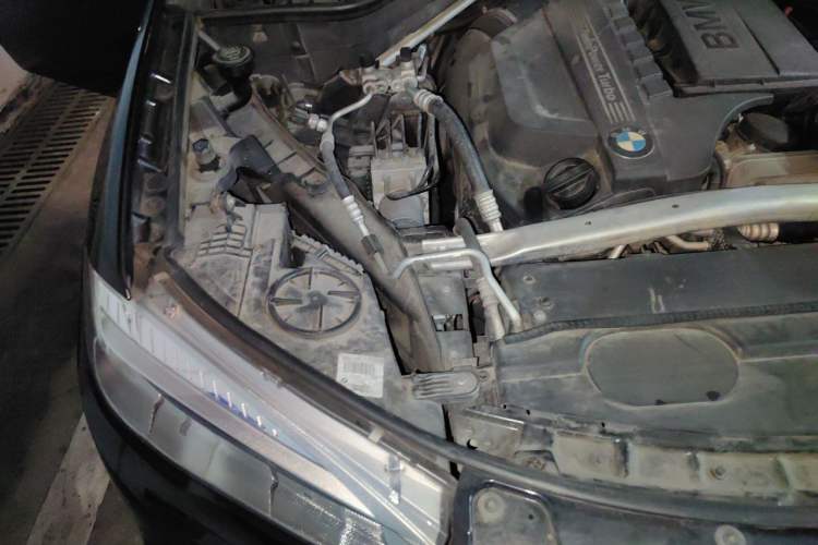 Used BMW X5 2017 xDrive35i M Sport Edition Engine Bay Right