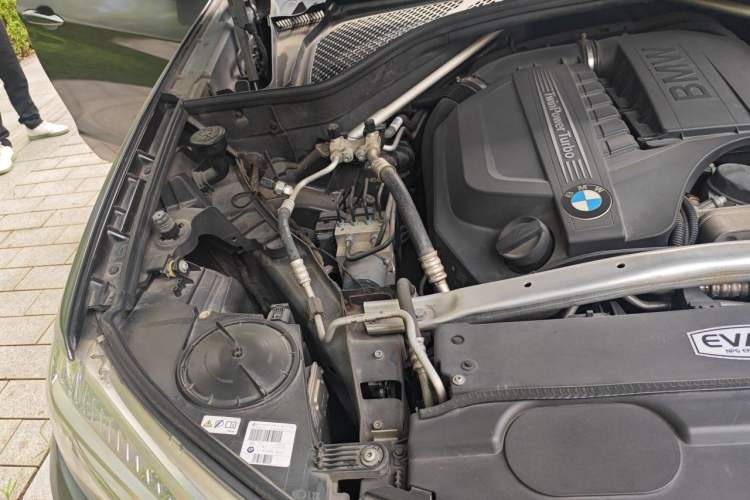 Used BMW X5 2017 xDrive35i Leading Model Engine Bay Right