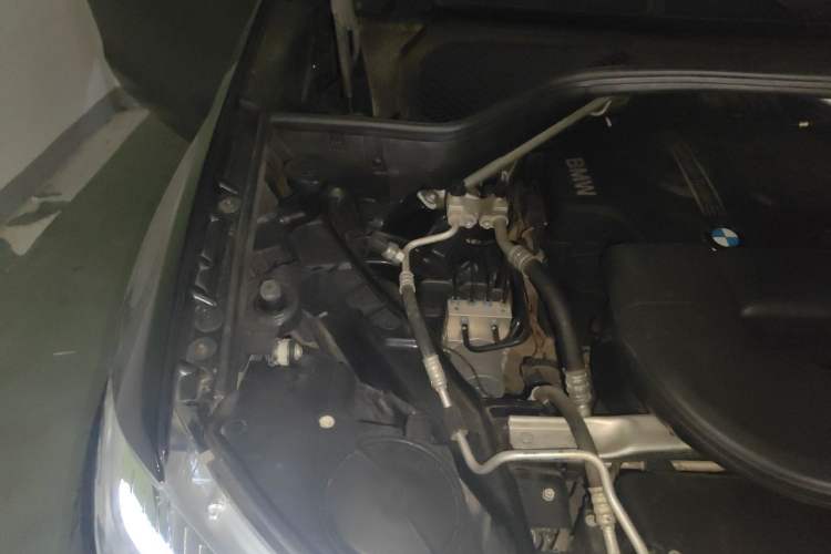 Used BMW X5 2017 xDrive28i Engine Bay Right