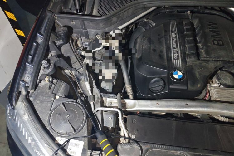 Used BMW X5 2017 xDrive35i M Sport Edition Engine Bay Right
