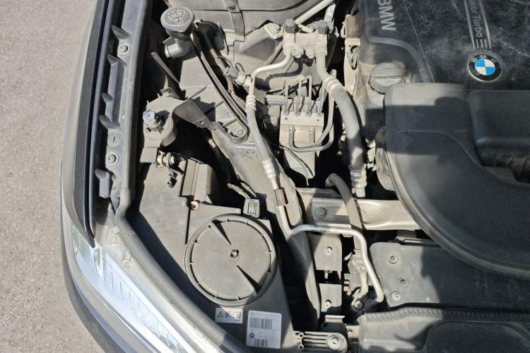Used BMW X5 2017 xDrive28i Engine Bay Right