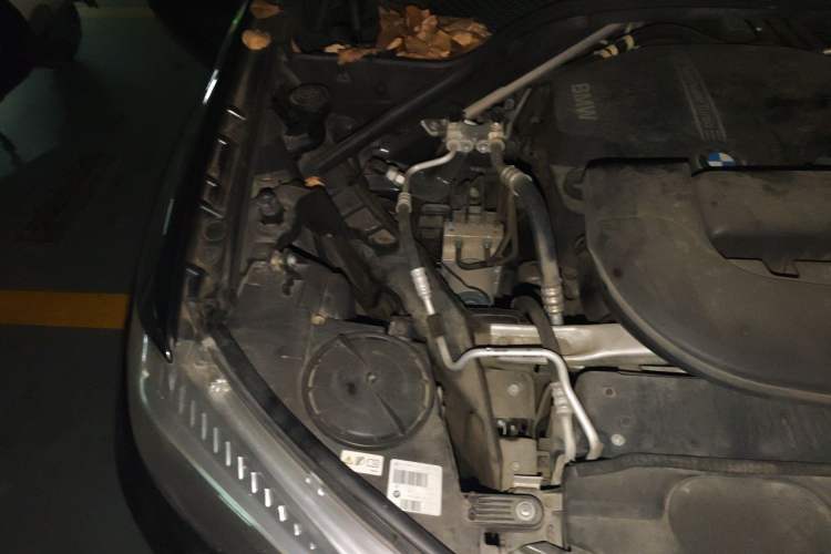Used BMW X5 2017 xDrive28i Engine Bay Right