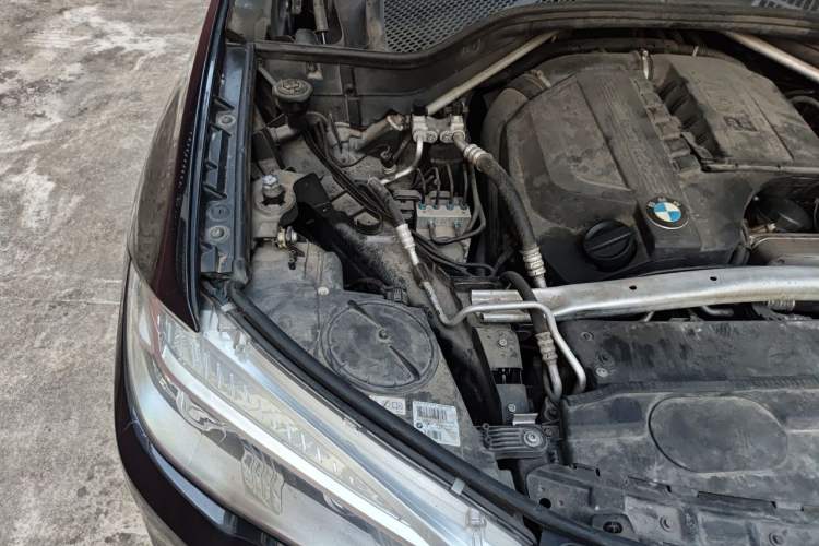 Used BMW X5 2017 xDrive35i Elegant Edition Engine Bay Right