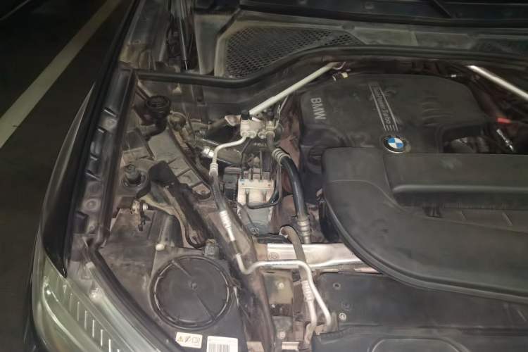 Used BMW X5 2017 xDrive28i Engine Bay Right