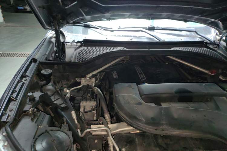 Used BMW X5 2017 xDrive28i Engine Bay Right