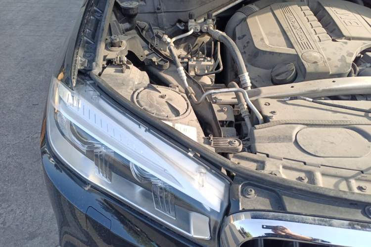 Used BMW X5 2017 xDrive35i M Sport Edition Engine Bay Right