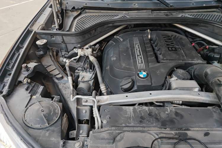 Used BMW X5 2017 xDrive35i Elegant Edition Engine Bay Right