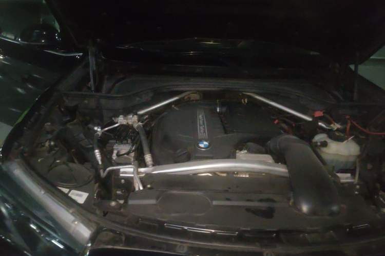 Used BMW X5 2017 xDrive35i Elegant Edition Engine Bay Right