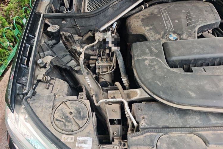 Used BMW X5 2017 xDrive28i Engine Bay Right