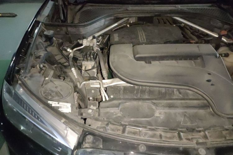 Used BMW X5 2017 xDrive28i Engine Bay Right