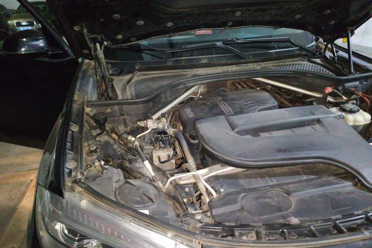Used BMW X5 2017 xDrive28i Engine Bay Right