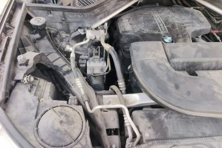 Used BMW X5 2017 xDrive28i Engine Bay Right