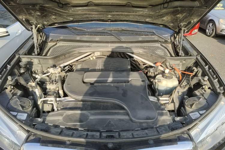 Used BMW X5 2017 xDrive28i Engine Bay