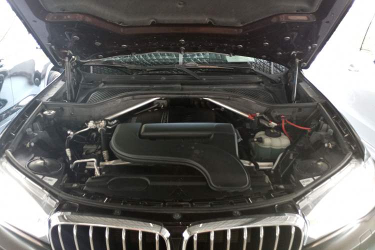 Used BMW X5 2017 xDrive28i Engine Bay
