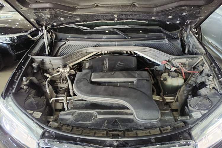 Used BMW X5 2017 xDrive28i Engine Bay