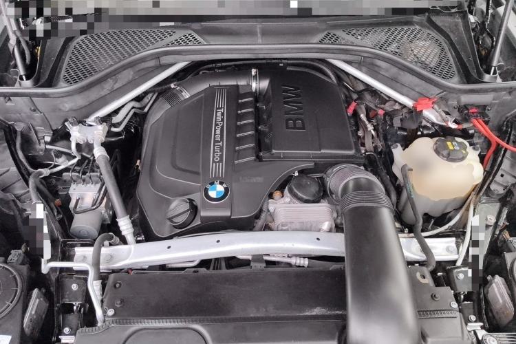 Used BMW X5  Engine Bay