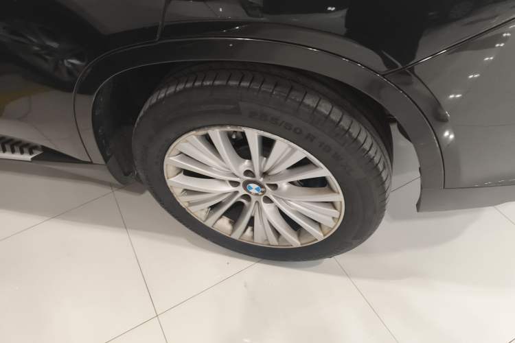 Used BMW X5 2017 xDrive28i Exterior 1