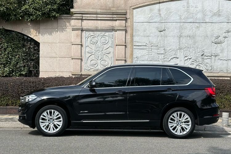 Used BMW X5 2017 xDrive28i Exterior 1