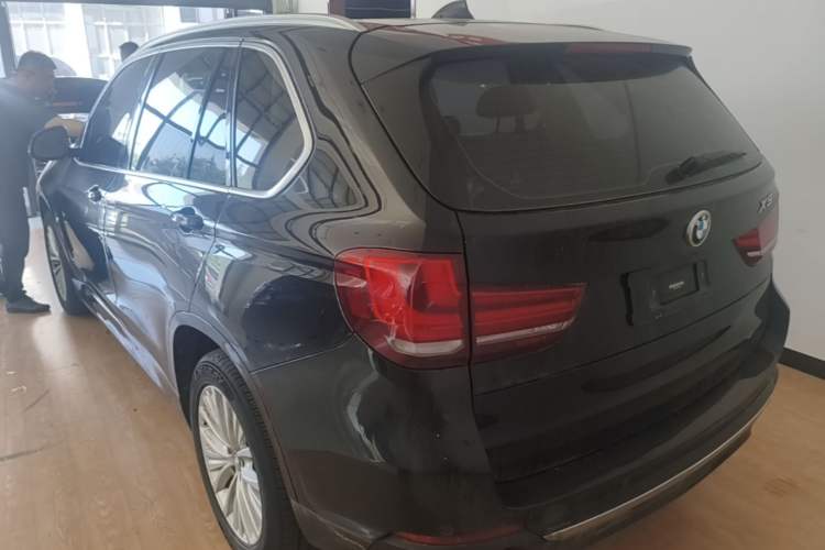 Used BMW X5 2017 xDrive28i Exterior 2