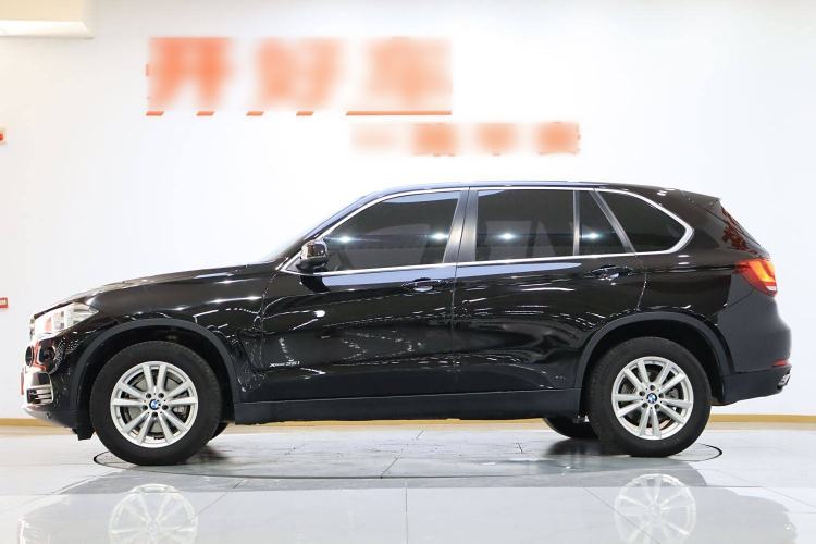 Used BMW X5 2017 xDrive35i Middle East Exterior 2