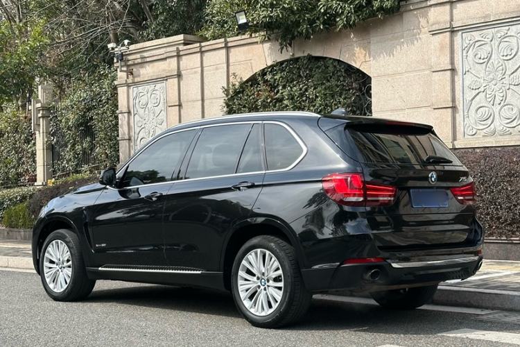 Used BMW X5 2017 xDrive28i Exterior 2