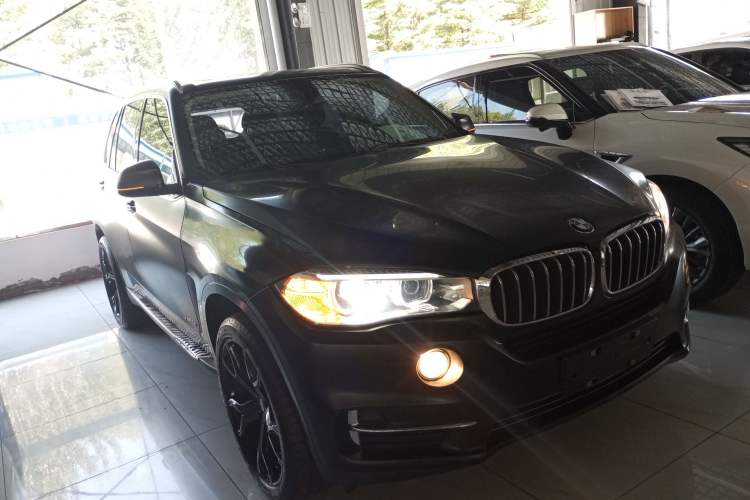 Used BMW X5 2017 xDrive28i Exterior 2