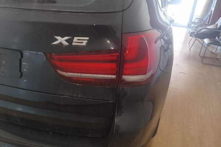 Used BMW X5 2017 xDrive28i Exterior 3