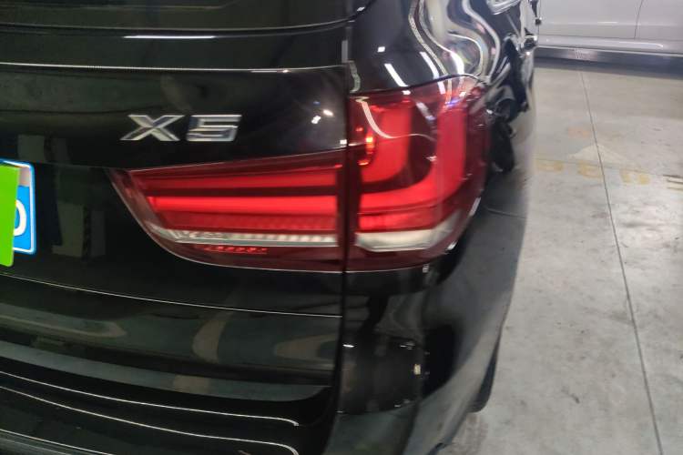 Used BMW X5 2017 xDrive35i Elegant Edition Exterior 3