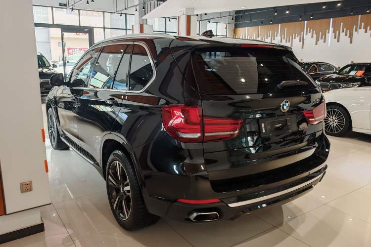Used BMW X5 2017 xDrive35i Elegant Edition Exterior 3