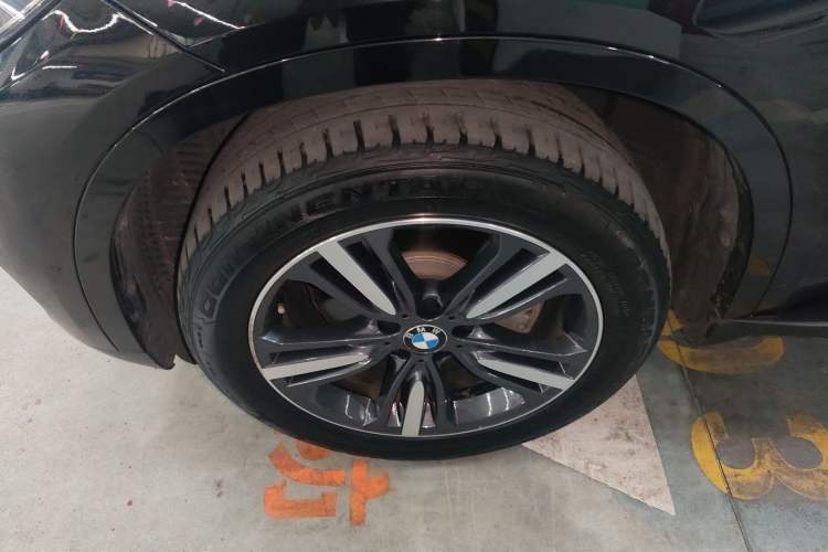 Used BMW X5 2017 xDrive35i Elegant Edition Exterior 4