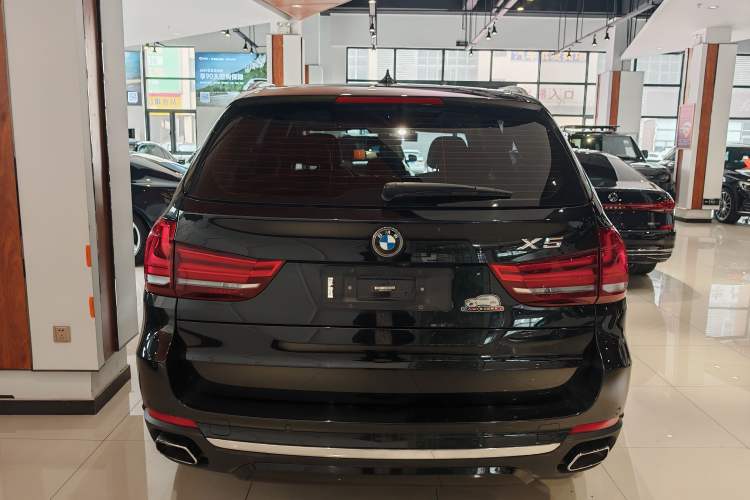 Used BMW X5 2017 xDrive35i Elegant Edition Exterior 4