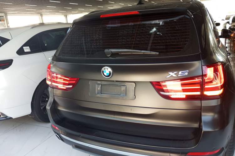 Used BMW X5 2017 xDrive28i Exterior 4