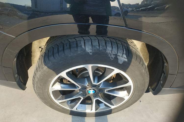 Used BMW X5 2017 xDrive35i Standard Model U.S. Specification Exterior 5