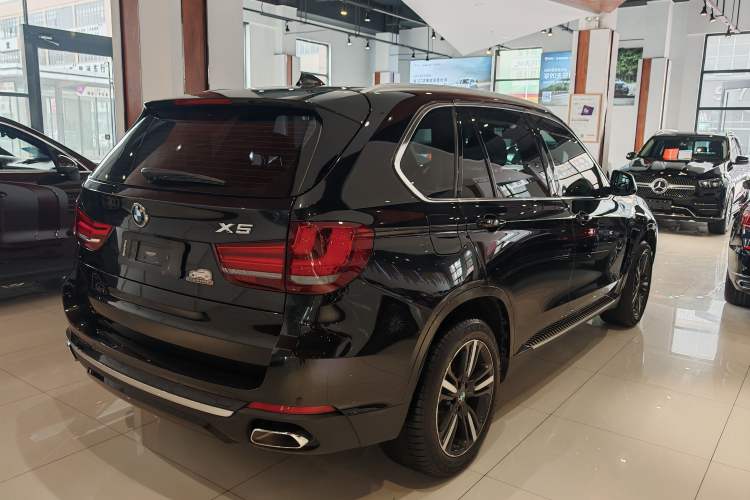 Used BMW X5 2017 xDrive35i Elegant Edition Exterior 5