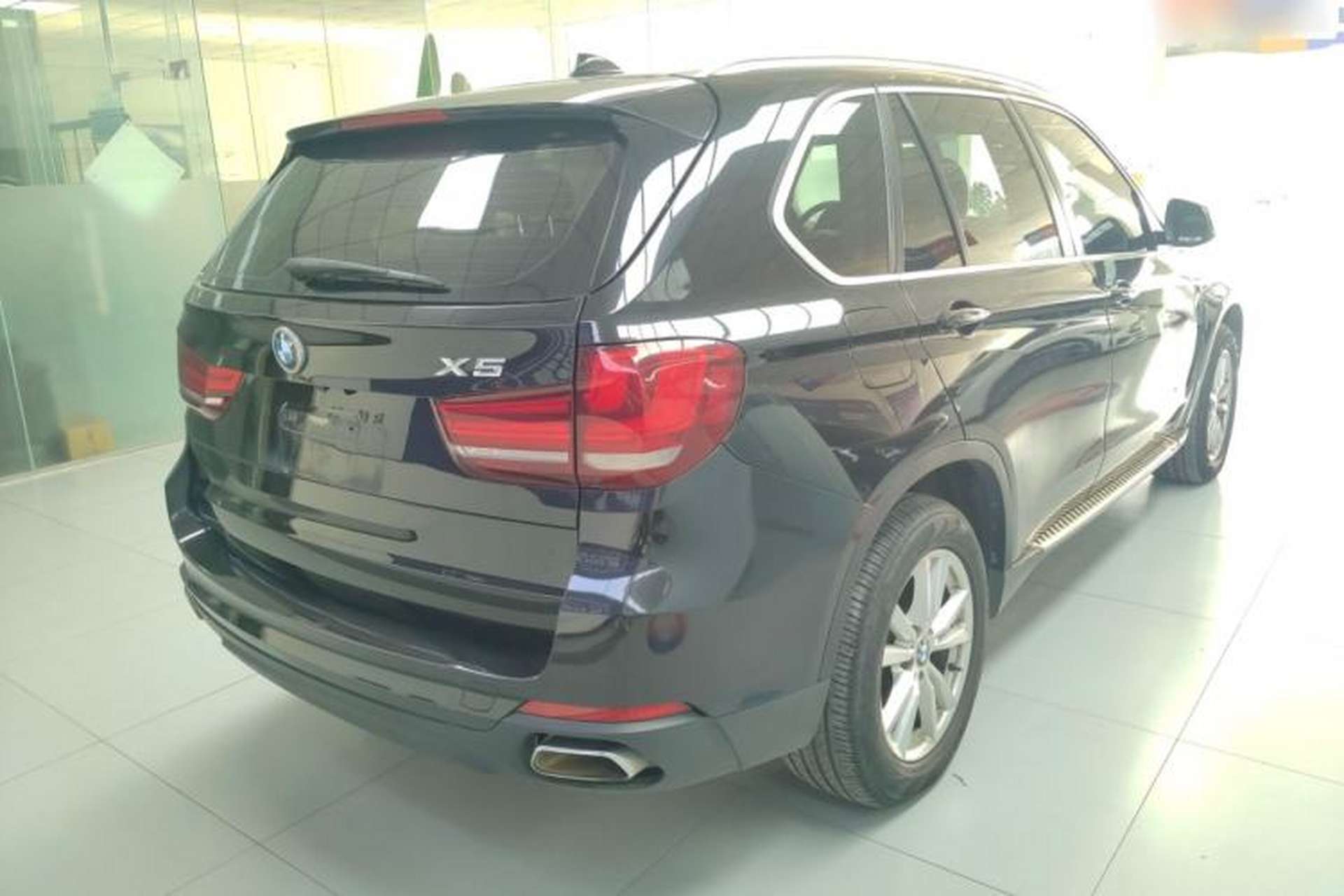 Used BMW X5 2017 xDrive35i Middle East Exterior 5