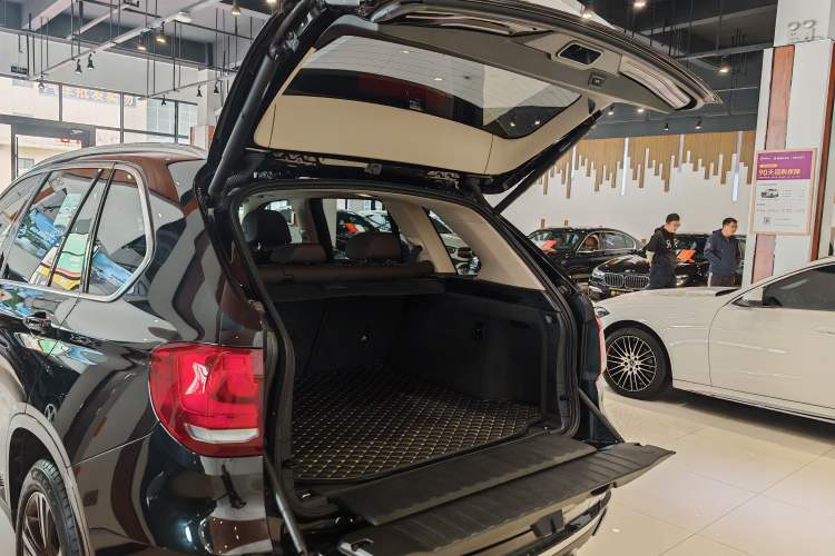 Used BMW X5 2017 xDrive35i Elegant Edition Exterior 6