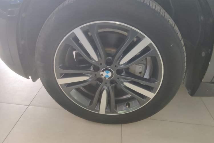 Used BMW X5 2017 xDrive35i Elegant Edition Exterior 7