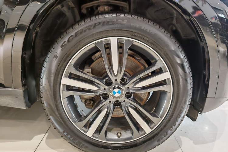Used BMW X5 2017 xDrive35i Elegant Edition Exterior 7